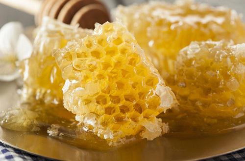 喝蜂蜜会中毒吗 蜂蜜喝多会中毒吗