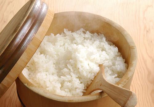 米饭里面可以加什么（米饭里面可以加什么米一起煮）