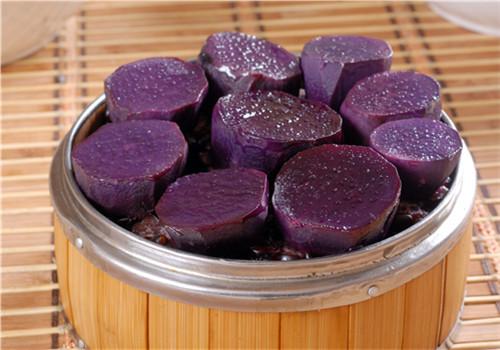 煮紫薯的水可以喝吗 为什么紫薯煮出来的水是蓝色的