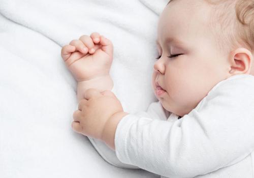 宝宝睡觉为什么会流口水 小孩睡觉为什么会流口水