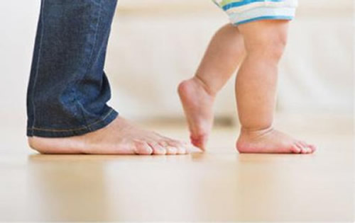 宝宝走路踮脚怎么办 宝宝走路踮脚怎么办呀