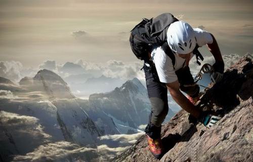 运动小贴士：爬山如何保护膝盖 爬山不伤膝盖的正确方法