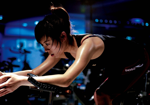 动感单车和跑步机哪个减肥效果好 健身房动感单车和跑步机哪个减肥效果好