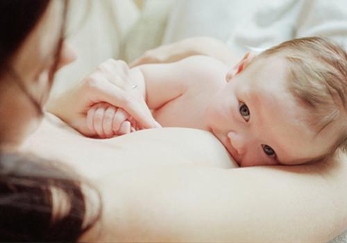 哺乳期吃辣的对宝宝有什么影响（哺乳期吃辣椒对宝宝有什么影响）