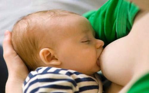 宝宝喂奶的正确方法 婴儿喂奶的正确方法