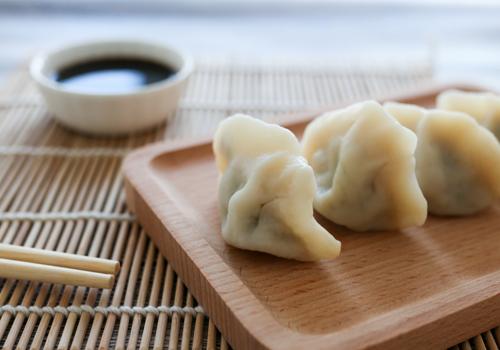 冻饺子用冷水还是热水（高压锅煮冻饺子用冷水还是热水）