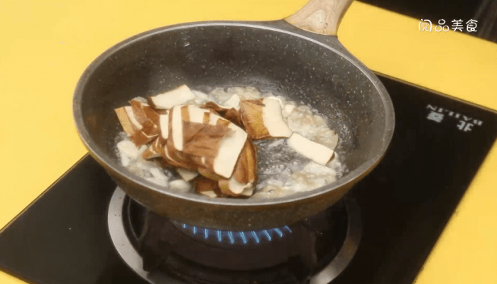 肥猪肉炒茶香干 肥猪肉炒茶香干的做法