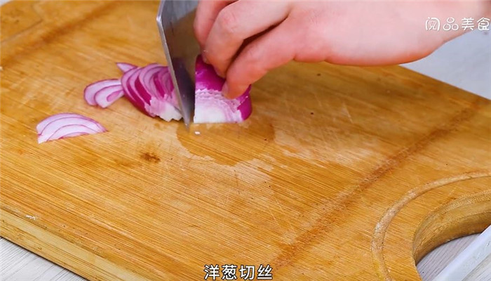 洋葱茄子炒肉怎么做 洋葱茄子炒肉的做法