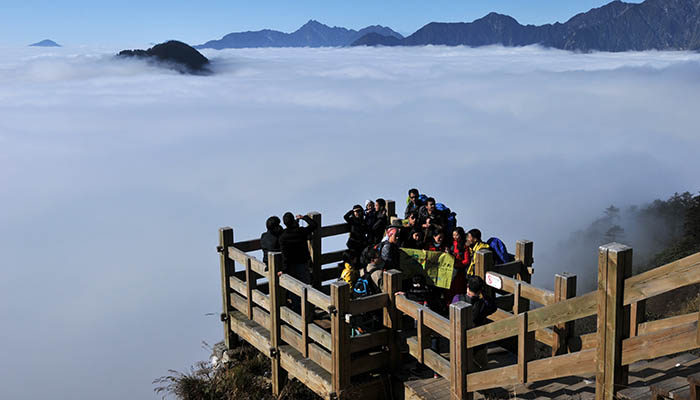 西岭雪山在哪里 西岭雪山在什么地方