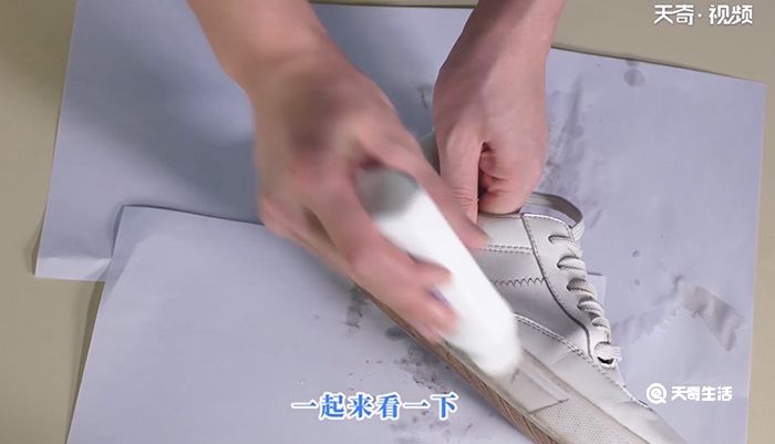白鞋怎么能洗的更白更干净 刷小白鞋妙招是什么