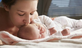 初生婴儿护理的注意事项 如何护理新生婴儿