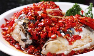 剁椒鱼头的做法 湘菜的特色菜剁椒鱼头