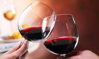 一般喝葡萄酒前摇晃酒杯是为了什么 一般喝葡萄酒前摇晃酒杯的原因