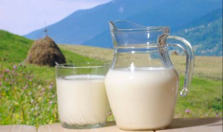 喝纯牛奶有什么好处 镇静安神促进智力发育