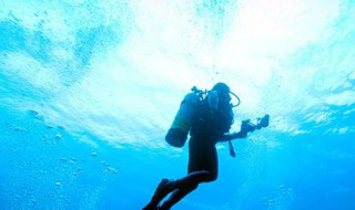 潜水的原含义和新含义 潜水的原含义和新含义分别是什么