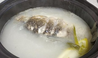 鲫鱼豆腐汤加冷水还是热水 鲫鱼豆腐汤加冷水还是热水下奶