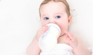 如何正确喂养新生儿 如何正确喂养新生儿不至于吃入空气