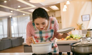 枸杞田七煲鸡汤做法（枸杞田七煲鸡汤做法大全）