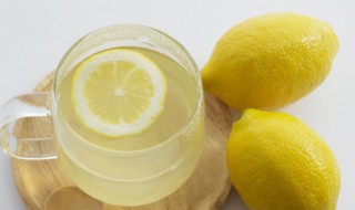 柠檬蜂蜜水的功效做法 柠檬片蜂蜜水的功效做法