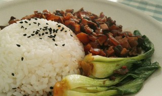 香菇豆干卤肉饭的做法（香菇豆干卤肉饭的做法视频）