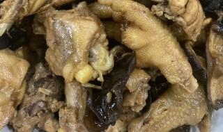 冬菇木耳焖鸡脚 冬菇木耳鸡脚排骨汤