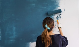 3种方法教你墙壁上的油漆怎么去除 墙面上的油漆用什么办法可以弄掉