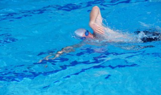 自由泳的方法和技巧是什么（自由泳正确方法）