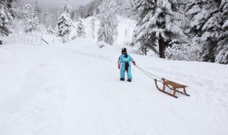 古代人类滑雪运动的起源地是 古代人类滑雪运动的起源地是什么