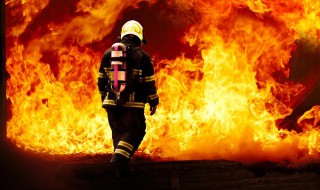高层建筑火灾如何安全应急疏散及逃生自救 高层建筑火灾怎么安全应急疏散及逃生自救
