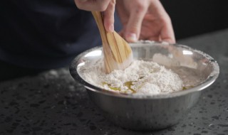 雪花粉和普通面粉区别（发达雪花粉和五得利面粉哪个更好）