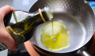 橄榄油炒菜的危害（橄榄油炒菜的危害有哪些?）