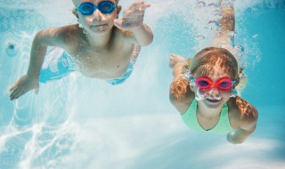 游泳对幼儿性格塑造的好处（游泳对幼儿性格塑造的好处是什么）