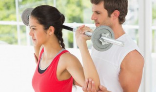 用杠铃练腰腹力量训练方法 杠铃练腰腹的动作