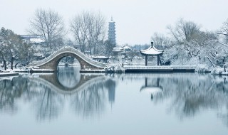 二十四桥是扬州著名景点（二十四桥是扬州著名景点什么中的一个地标景观）
