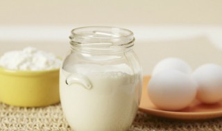 酸奶可以和鸡蛋一起吃吗（酸奶可以和鸡蛋一起吃吗?早餐）