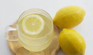 柠檬水有哪些功效与作用（柠檬水有哪些功效与作用禁忌）