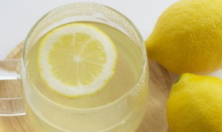 冻干柠檬片泡水的功效与作用 冻干柠檬片用温水还是热水泡