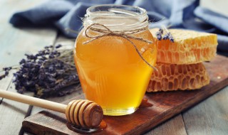 蜂蜜喝多了对身体有什么影响（吃蜂蜜有什么好处和功效）