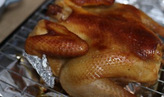 木炭烤鸡的腌制方法和配料（木炭烤鸡的腌制方法和配料窍门）