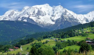 阿尔卑斯山脉的最高峰是是什么 阿尔卑斯山脉的最高峰是什么峰