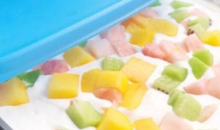 如何做好吃的冻酸奶水果（冻水果酸奶怎么做）