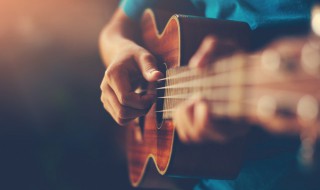 民谣吉他和古典吉他的区别是什么 民谣吉他和古典的吉他的差别是什么