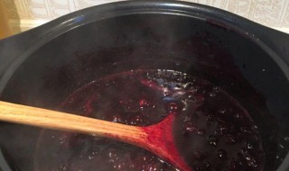蓝莓果酱放冰糖的制作方法 蓝莓果酱放冰糖的制作方法窍门