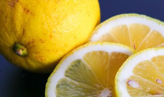 夏季如何给柠檬施肥颗颗都粗壮（柠檬施肥方法和注意事项）