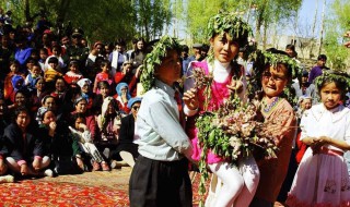 维吾尔族的节日（维吾尔族的风俗）