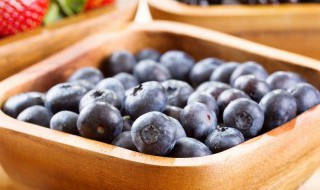 吃蓝莓浆果的好处 吃蓝莓果有什么好处