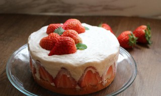 酸奶草莓蛋糕的做法 酸奶草莓蛋糕的做法和配方