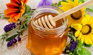 蜂蜜面膜的作用（蜂蜜面膜的作用与功效做面膜用土蜂蜜还是百花蜜）