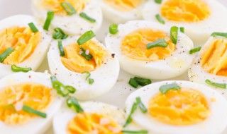 鸡蛋怎么蒸蛋黄是在中间 鸡蛋怎么蒸蛋黄是在中间还是两边