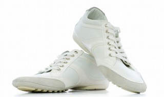 白色鞋子怎么洗 裤子掉色染到白色鞋子怎么洗